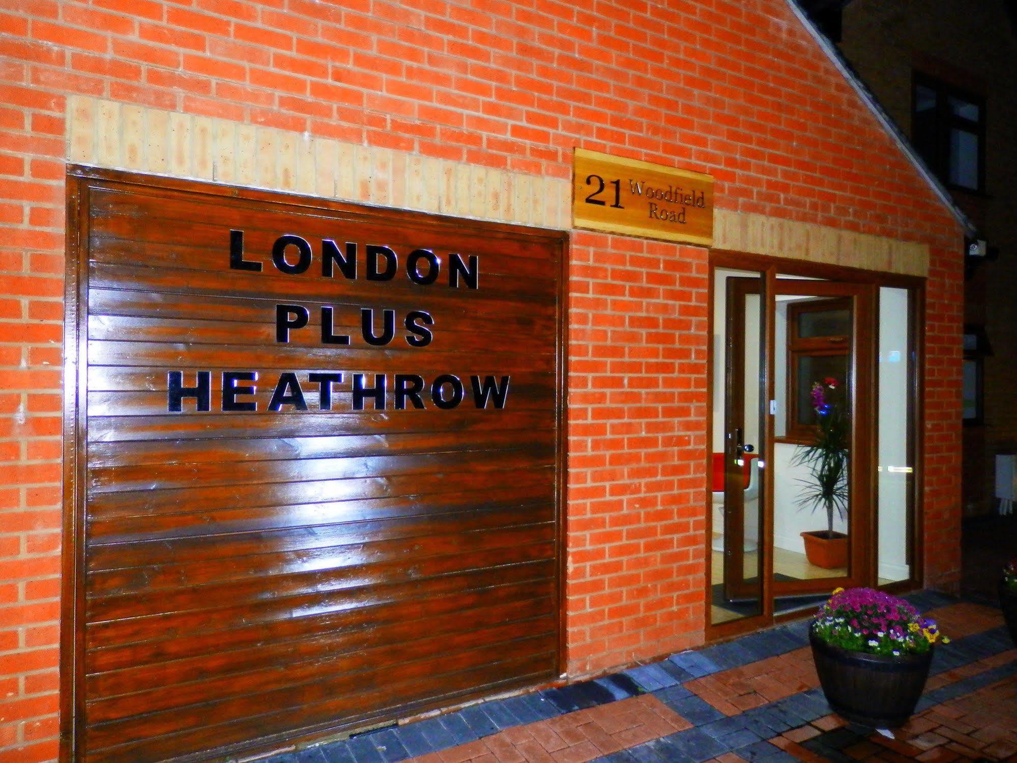 Heathrow Travellers Hub Bed & Breakfast เฮาน์สโลว์ ภายนอก รูปภาพ
